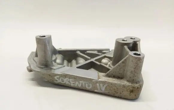 KIA Sorento IV Engine mounting bracket
