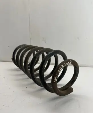 Nissan Patrol Y61 Rear coil spring