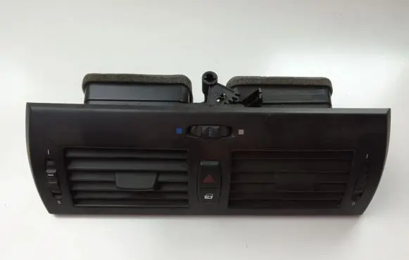 BMW X3 E83 Dash center air vent grill 3400074