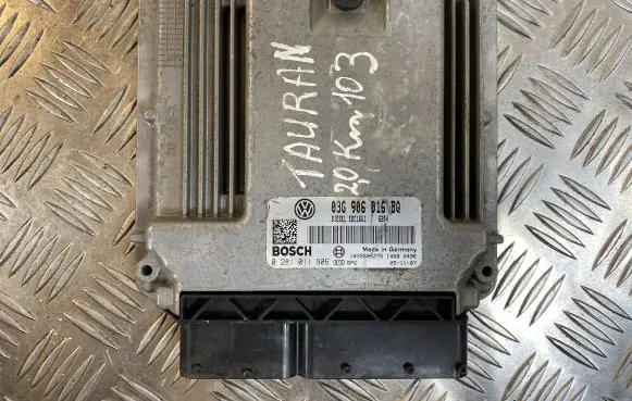 Volkswagen Touran I Engine control unit/module 03G906016BQ 0281011906 1039S06275