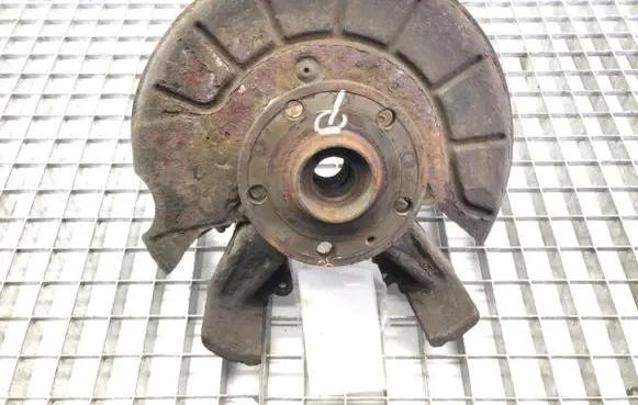 Volkswagen Jetta V Front wheel hub spindle knuckle