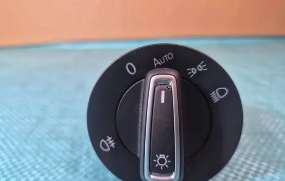 Volkswagen Golf VII Light switch 5G0941431BE 10097013