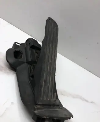 Volkswagen PASSAT B6 Accelerator throttle pedal 1K2721503M 6PV00874500