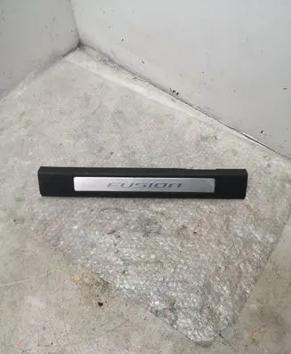 Ford Fusion II Front sill trim cover DS73F13201