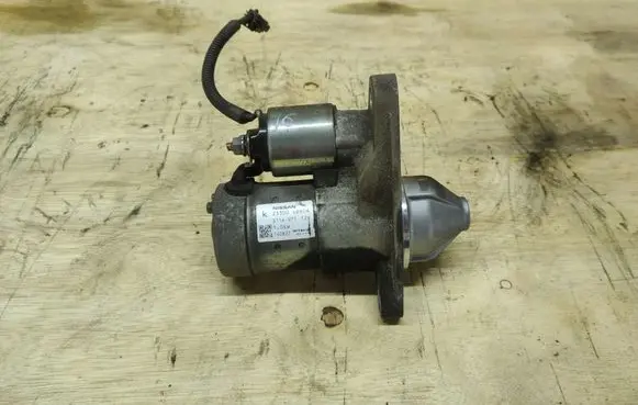 Nissan X-Trail T32 Starter motor 233004BB0A