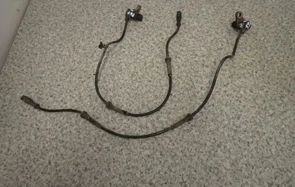 Mitsubishi Space Star ABS wheel speed sensor 