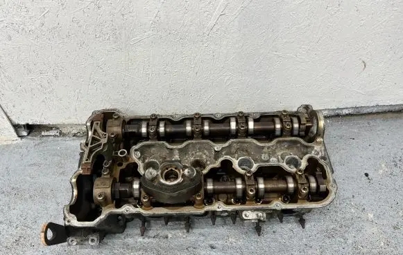 BMW X5 E70 Engine head 7573936 7573933 11127573933