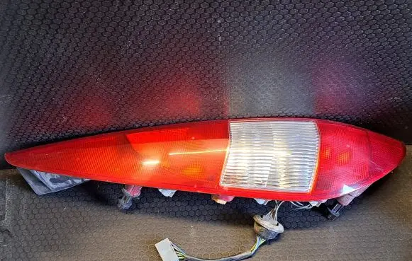 Ford Mondeo Mk III Rear/tail lights 1S7113405C