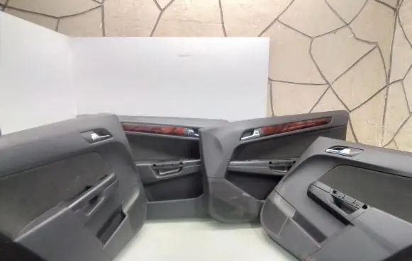 Opel Astra H Front door card panel trim