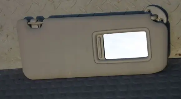 Toyota RAV 4 (XA40) Sun visor