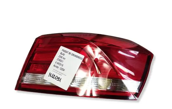 Volkswagen PASSAT B8 Rear/tail lights 3G9945312
