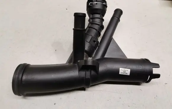 Audi A4 S4 B8 8K Engine coolant pipe/hose TH737792J