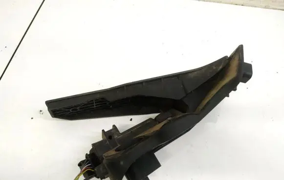 Volkswagen Golf V Accelerator throttle pedal 1K1721503