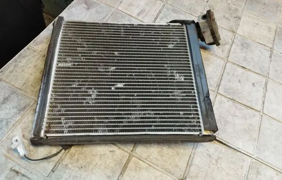 Air conditioning (A/C) radiator (interior)