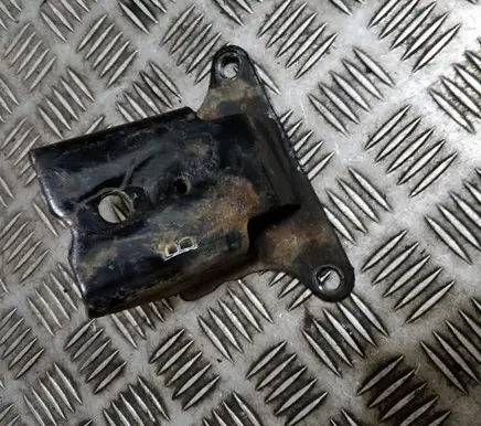 KIA Sorento Engine mounting bracket
