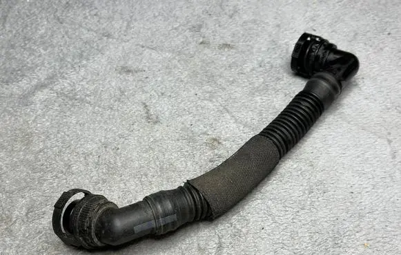 Audi A5 Sportback 8TA Breather hose/pipe 04L103493F