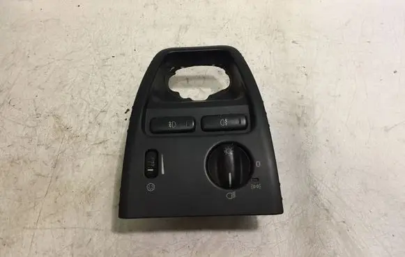 Volvo XC90 Light switch 8685450