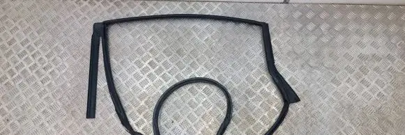 Nissan Leaf II (ZE1) Rubber seal rear door 828305SL0A