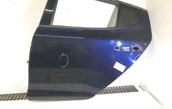 KIA Stinger Rear door