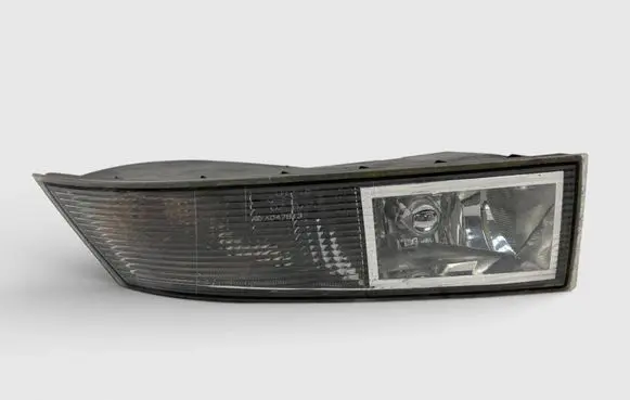 Cadillac Escalade Front bumper turn signal 