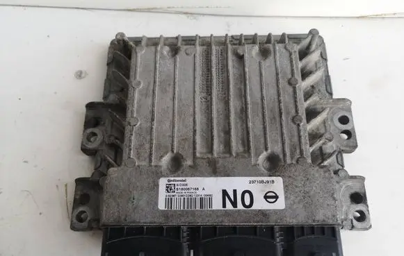 Nissan Juke I F15 Engine control unit/module 23710BJ91B S180067168A