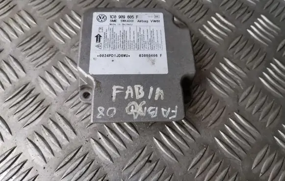 Skoda Fabia Mk2 (5J) Airbag control unit/module 1C0909605F 5WK43131