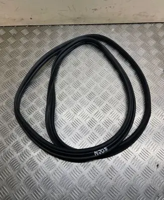 Volkswagen Jetta VI Loading door rubber seal (on body) 