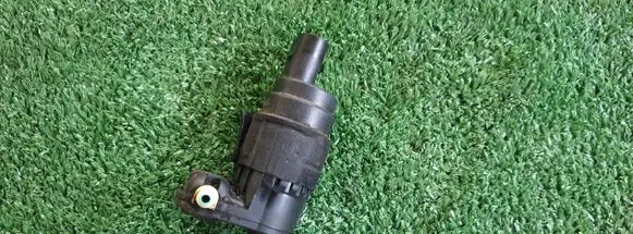 Audi A4 S4 B8 8K Windscreen/windshield washer pump 8K9955647