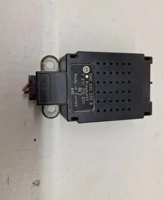 Volkswagen Golf VI Aerial antenna amplifier 5M0035570B 667200245501