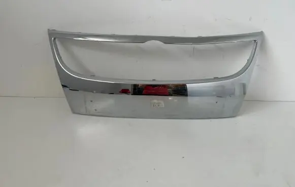 Volkswagen Eos Front bumper upper radiator grill 1Q0853761A 1Q0853761D