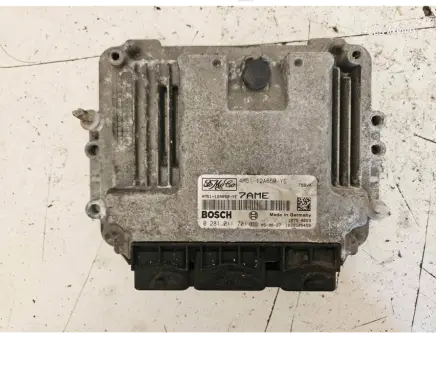 Ford Focus Engine control unit/module 4M5112A650YE 0281011701
