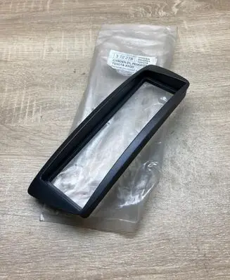 Toyota Aygo AB10 Radio/GPS head unit trim 372278