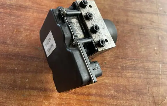 Audi A4 S4 B7 8E 8H ABS Pump 8E0910517D 8E0614517AK