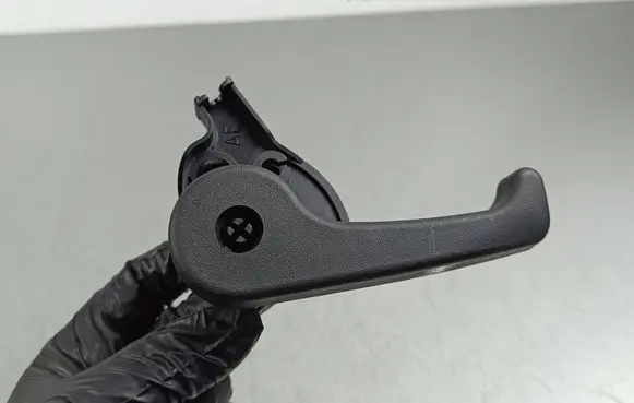 Genesis GV70 Engine bonnet (hood) release handle 811812B000
