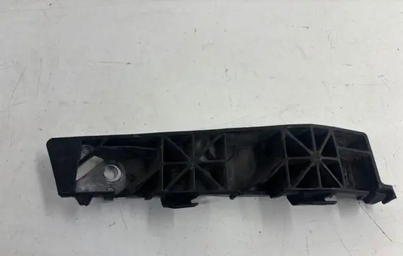 KIA Sportage Front bumper mounting bracket 86516F1000