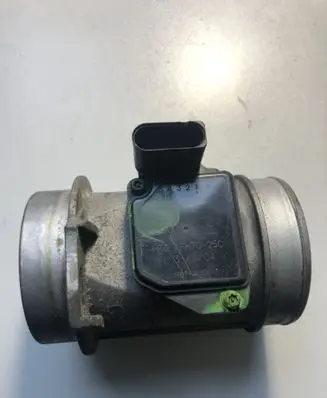 Audi A6 S6 C5 4B Mass air flow meter 059906461G AFH7025C AFH7025F