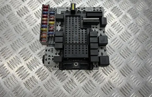 Volvo XC90 Fuse box set 08696040 08696098 03W384