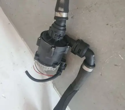 BMW 5 G30 G31 Electric auxiliary coolant/water pump 8373952