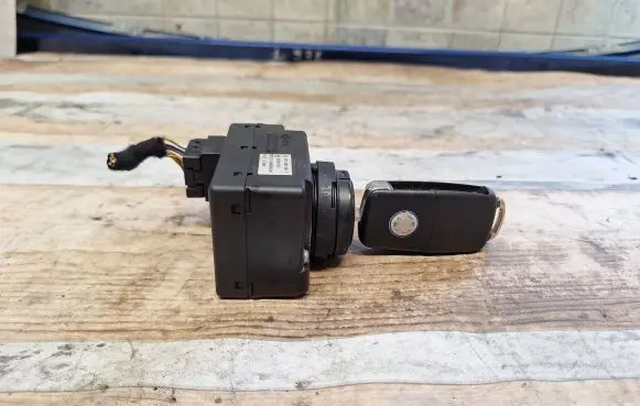 Volkswagen Touareg I Ignition lock 3D0905865C 33300101 931115189030501