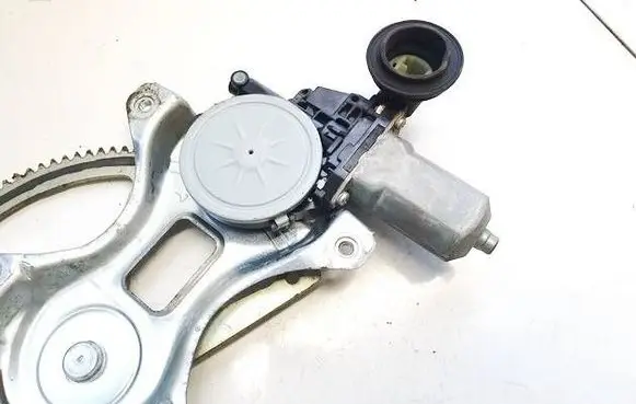 Lexus GS 300 350 430 450H Front door window regulator motor 857158010