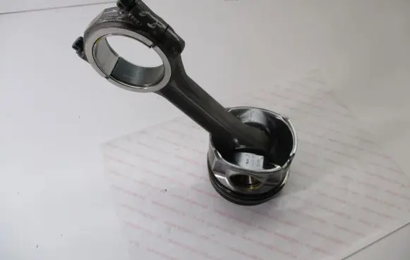 Audi A6 C7 Piston with connecting rod CNH