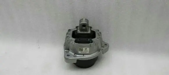 BMW 5 F10 F11 Engine mount bracket 6777374