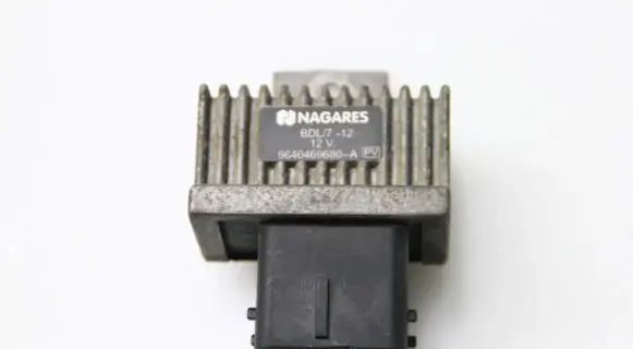 Renault Espace - Grand espace IV Glow plug pre-heat relay 9640469680A