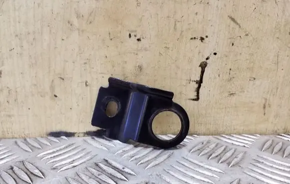 Opel Frontera B Radiator mount bracket