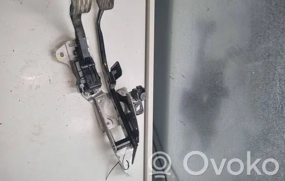 Ford C-MAX I Brake pedal 3M512467AR
