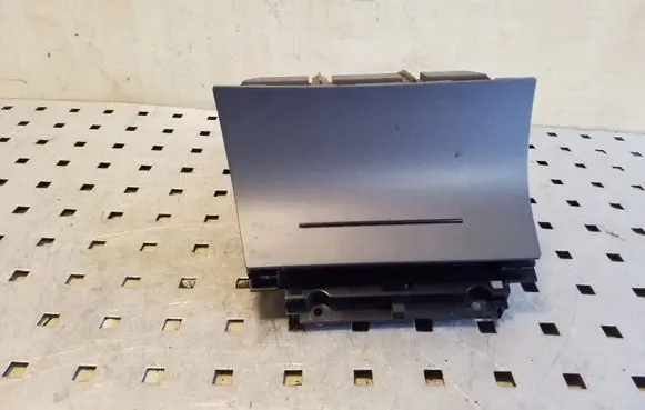 Skoda Octavia Mk2 (1Z) Car ashtray 1Z2863077A 1Z2857962B