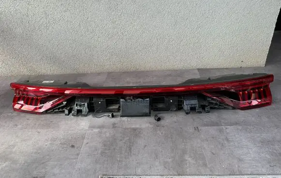 Audi Q8 Tailgate rear/tail lights 4M8945095N 90184887