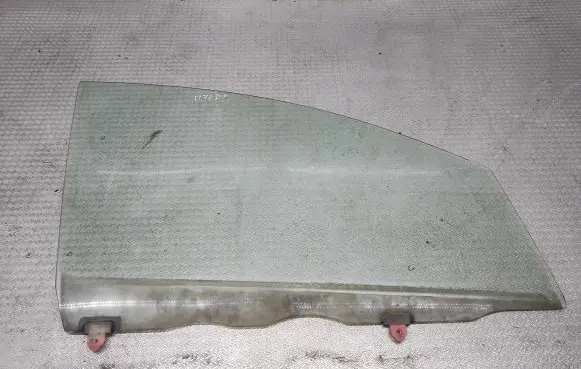 Volvo V70 Front door window glass four-door