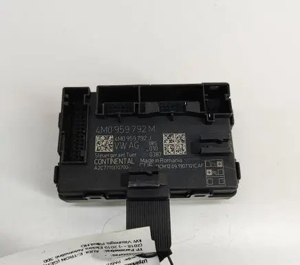 Audi e-tron Door control unit/module 4M0959792M 4M0959792J