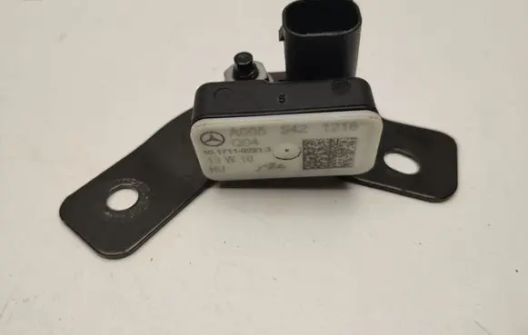 Mercedes-Benz CLS C218 X218 Airbag deployment crash/impact sensor A0055421218